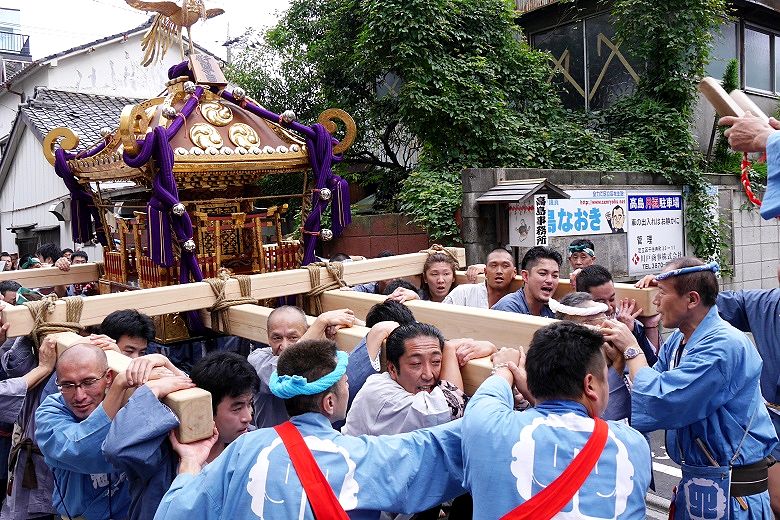 路地中の休息所.'15.09.13.