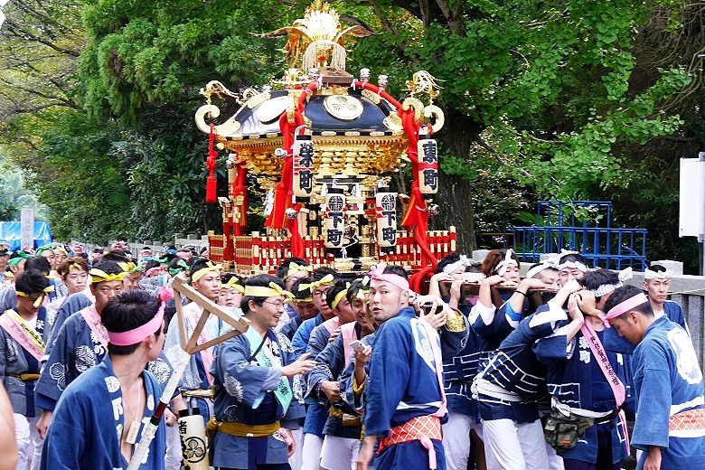 阿伎留神社脇。'15.09.29.
