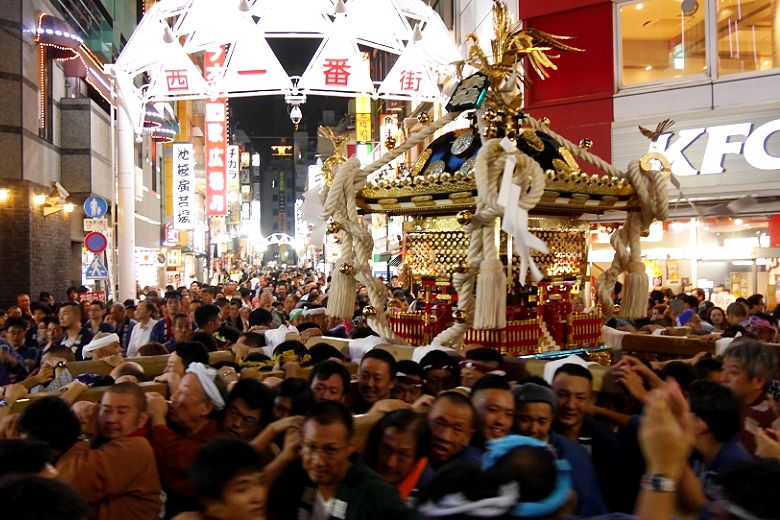 池袋西口五差路へ。'15.09.26.