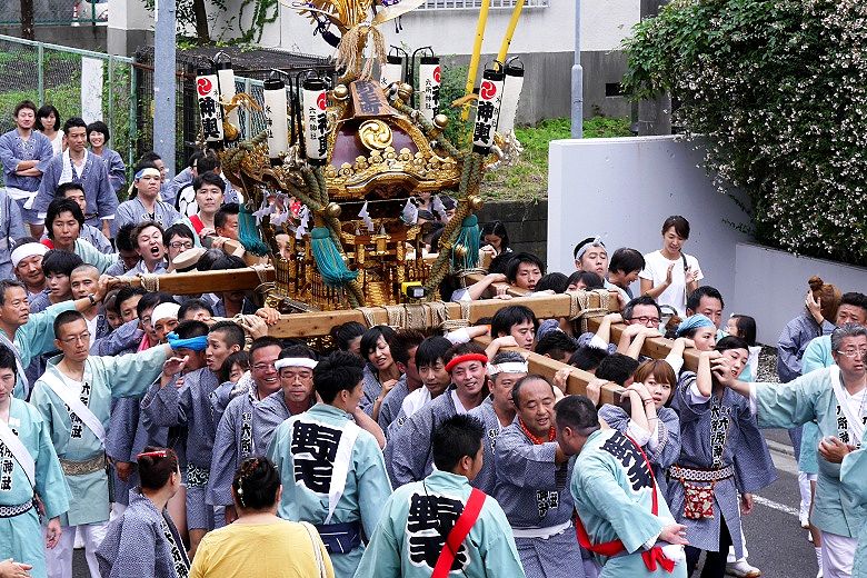 玉川野毛町公園脇。'15.09.27.