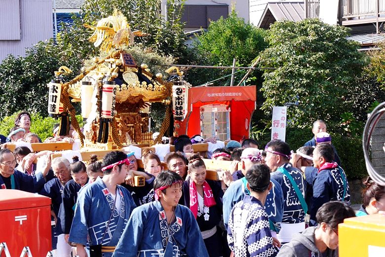 宇奈根三丁目の住宅地を。'15.10.12.