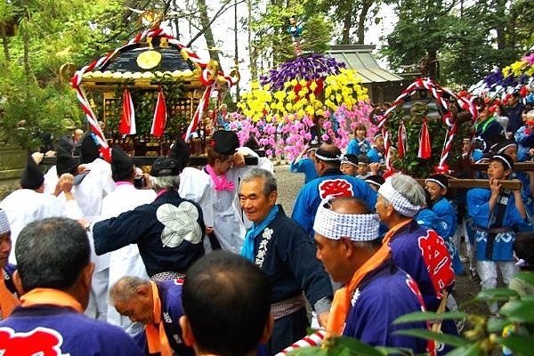 羽村加美の鎮守阿蘇神社の春の祭典です。09.04.12.
