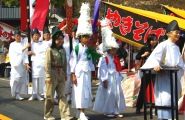 鶴の雌雄も参列も。09.04.12.