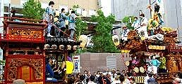 南新町の彫刻山車。09.08.09.