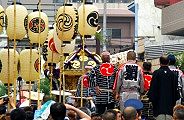 総指揮者立てども神輿揉み止まず。09.08.09.