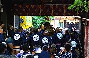宮出しは難関の門潜りから。09.09.06.