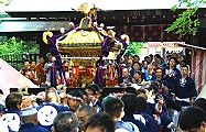 屋台押し分けての宮出し。09.09.06.