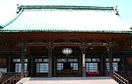 読経が聞こえる護国寺観音堂本堂。09.09.06.
