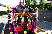 平屋台造りで胴も黒漆塗り。09.09.13.