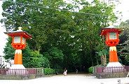 昭和42年建造の高さ9mで屋根は八畳分銅板葺き。09.10.04.