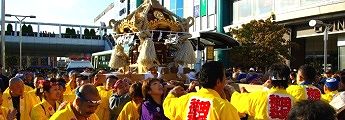 休息後の渡御再開。09.10.11.