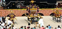 神職によるお祓い。'10.05.05.