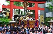 やっと鳥居潜る。'10.05.04.