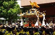 引き渡し銀座五丁目東町会へ向う。'10.05.03.