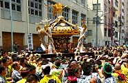 各町会渡御一番手は銀座八丁目東。'10.05.03.