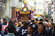町会神輿の車坂。'10.05.09.