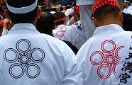 氏子印半纏には黒、役員は赤の梅鉢紋。'10.05.23.