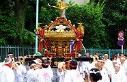 角曲がれば元町会お神酒所へ。'10.05.23.