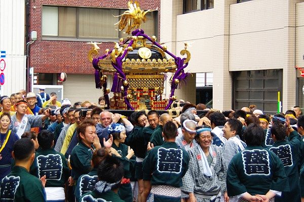 宮神輿は小粒でも祭り気概は何所にも負けぬ。'10.05.30.