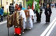祭礼の中ほどに何故か猿田彦。'10.05.30.