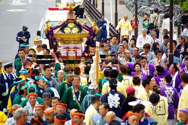 汐入胡録神社の宮神輿。'10.05.30.