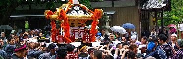 神輿揉み繰り返し周回する。'10.05.23