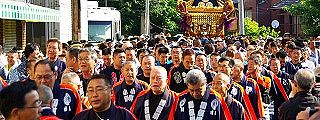 木遣り歌で宮神輿先導。'10.06.06.