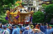発御式終えて即神輿揉み。'10.06.06.