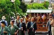 続いて蓑輪囃子山車が祭り囃子。'10.06.13.