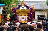 香取神社神輿庫からの宮出し。'10.06.13.