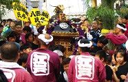 まず子神輿宮出し。'10.07.04.