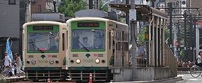 都電宮ノ前駅から小台方面架線。'10.08.07.
