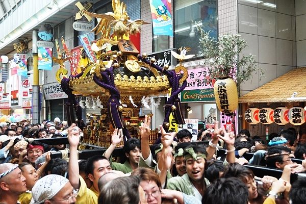 京急蒲田西口商店街の京浜蒲田町会のお神酒所。'10.08.08.