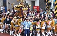京急空港線踏切へ。'10.08.08.