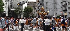 て鋭角三角形のプラザから環八へ。'10.08.08.