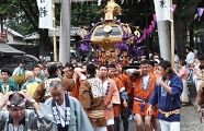 鳥居大幟潜り宮出し。'10.08.08.