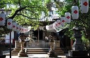 炎天下の境内は静寂。'10.08.22.