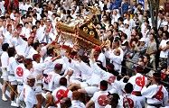 先ずは肩慣らしの神輿振り。'10.09.12.