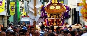 朝日受かミリオン商店街を渡御。'10.09.19.
