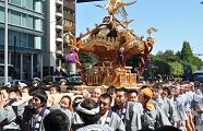 青山ビジネス街への渡御。'10.09.26.