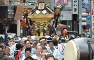 町田一番街を掻き分けて渡御。'10.09.26.