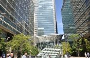 東京ミッドタウンと高層タワー。'10.09.26.