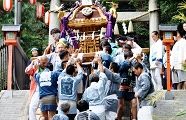 石段の滑り止め板を踏みしめ。'10.10.17.