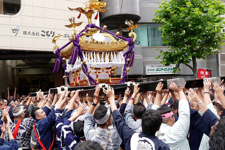 氏子役員宅で差し上げ'16.05.28