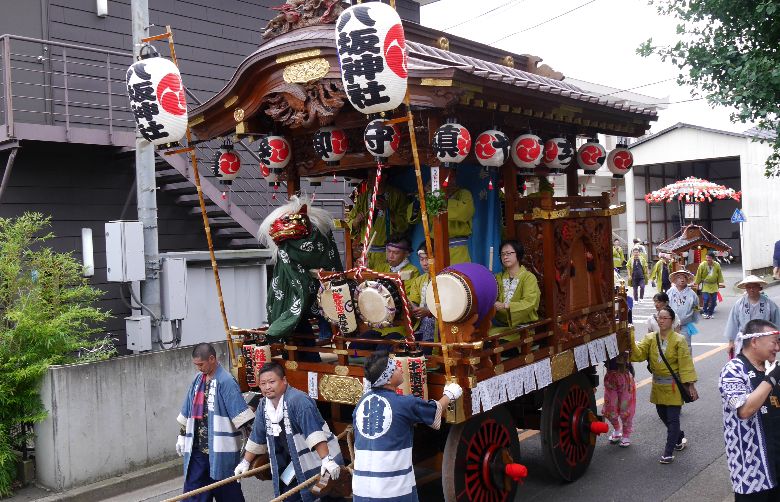 yasaka-hayaci-das.jpg(123293 byte)
