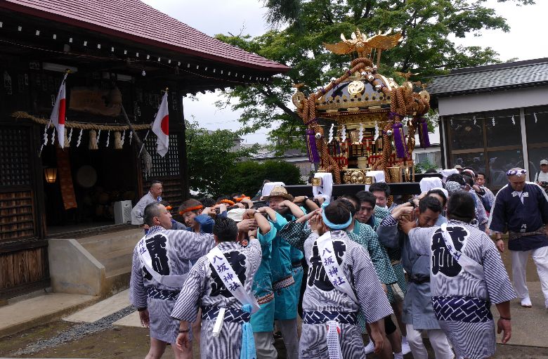 yasaka-keidai.jpg(127888 byte)