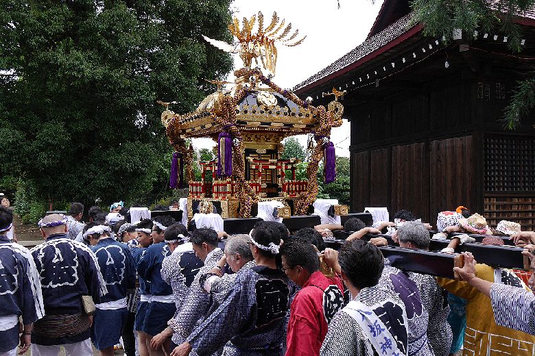 yasaka-keidai2.jpg(166982 byte)