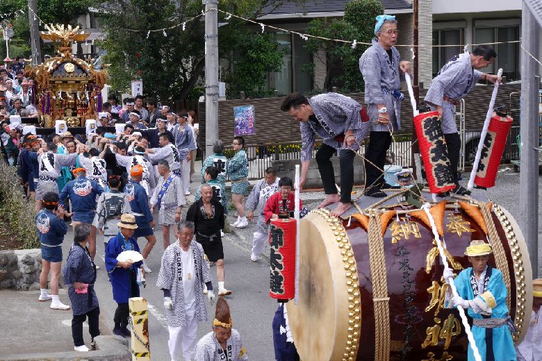 yasaka-togyoretu2.jpg(141899 byte)