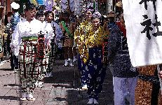 higasi-syouten.jpg(17909 byte)