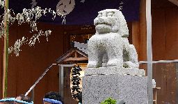 akagi-komainu.jpg(13935 byte)